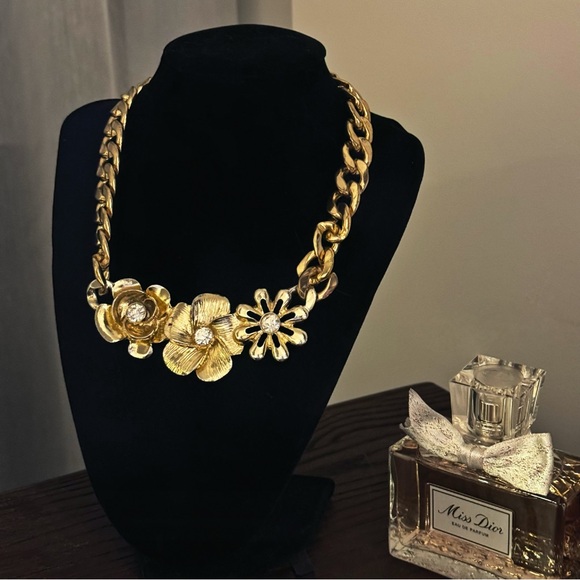 ✨Vintage Gold Plated Flower Chain Necklace - Picture 1 of 2